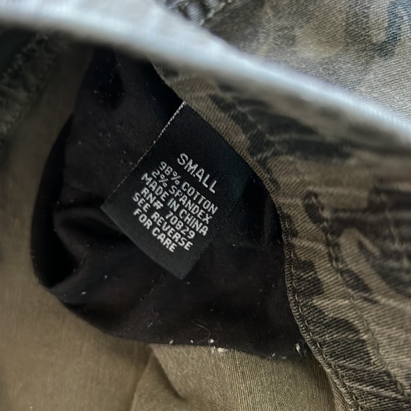 Rue 21 Camo Jogger Pants Size Small - Picture 4 of 8